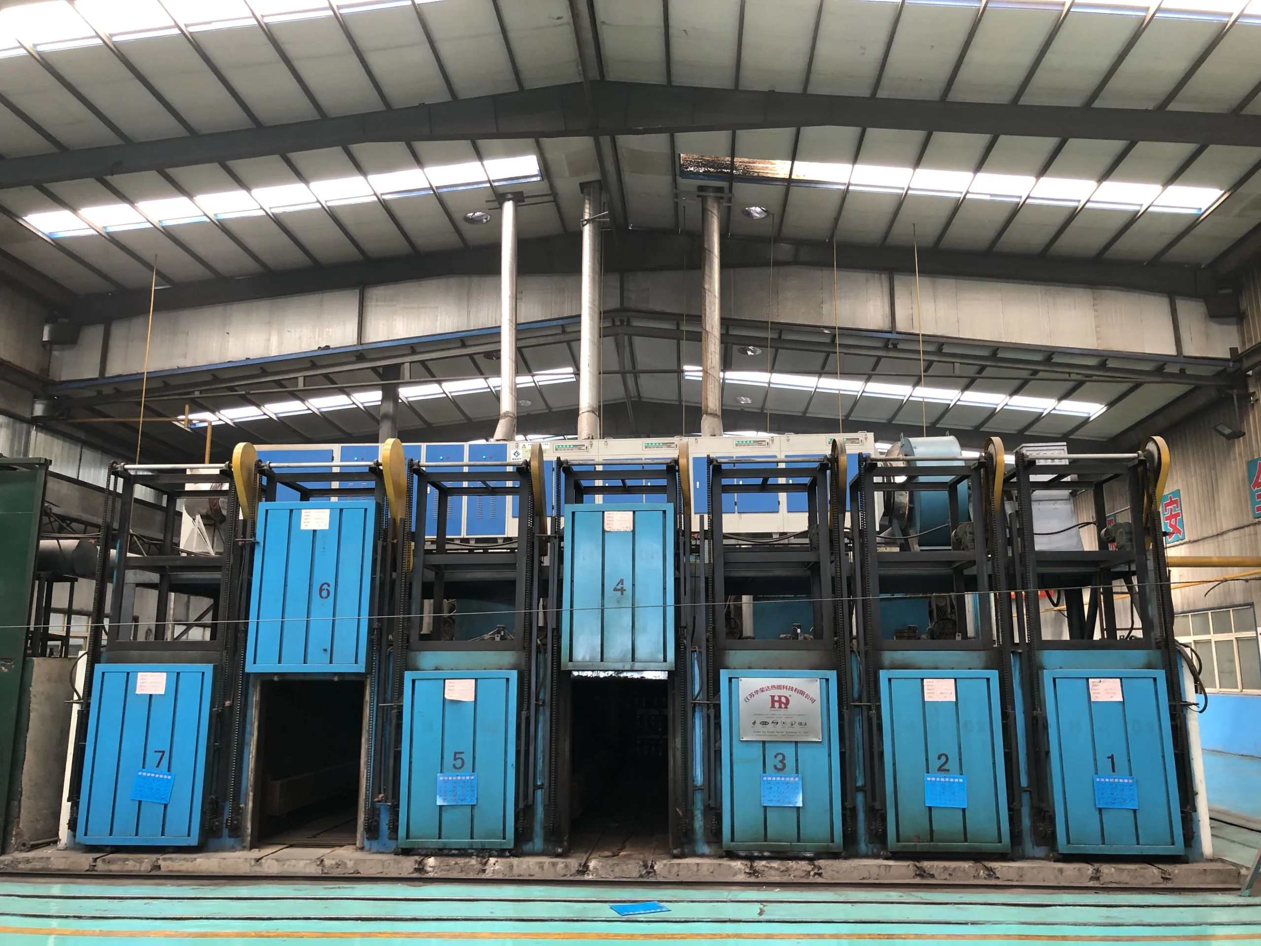 Одна семиканальная вагонеточная газовая тоннельная печь с сушильными камерами (2)